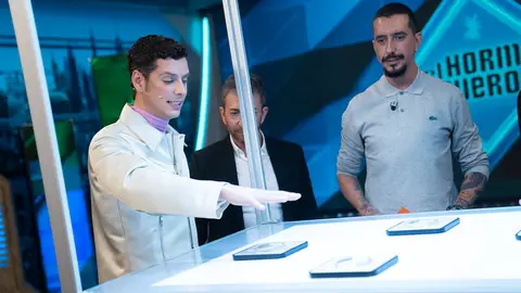 ¡Absolutamente increíble! Marron sorprende con lo último en levitación ¡Absolutamente increíble! Marron sorprende con lo último en levitación