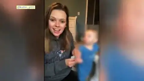 Madre piensa en tatuar a sus bebés Madre piensa en tatuar a sus bebés