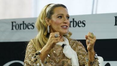 El truco de Blake Lively para llevar su ropa durante su cuarto embarazo aunque no le quepa la barriguita