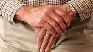 Las manos de un anciano Las manos de un anciano