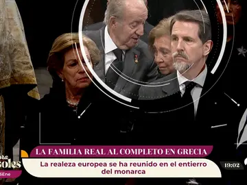 Analizamos los gestos de la Familia Real española, reunida casi al completo en el funeral de Constantino II Analizamos los gestos de la Familia Real española, reunida casi al completo en el funeral de Constantino II