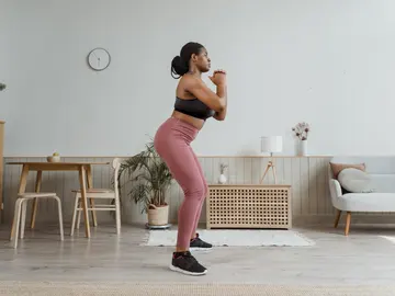 Mujer haciendo ejercicio Mujer haciendo ejercicio