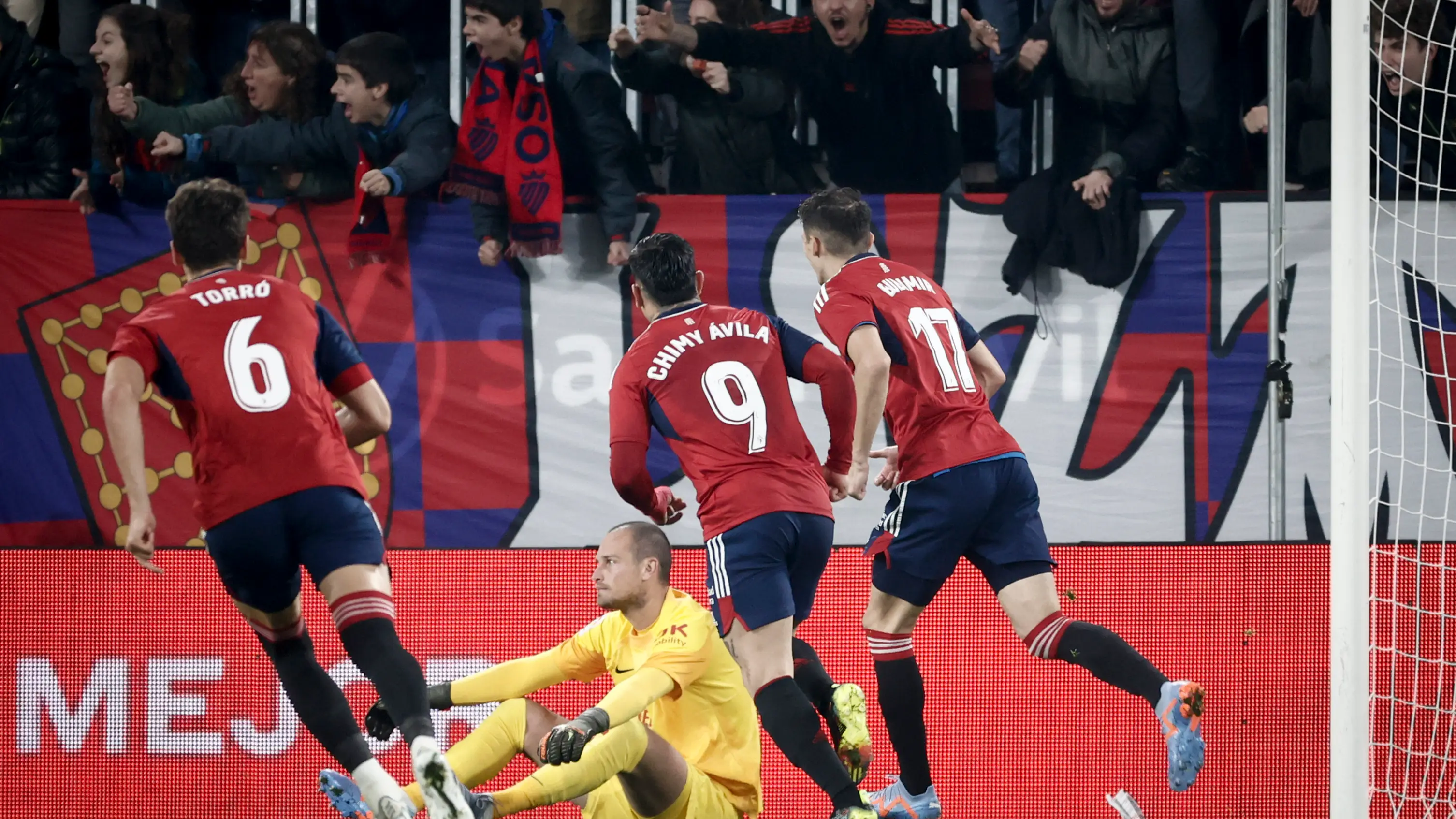 Los jugadores de Osasuna celebran el gol de la victoria ante Osasuna Los jugadores de Osasuna celebran el gol de la victoria ante Osasuna