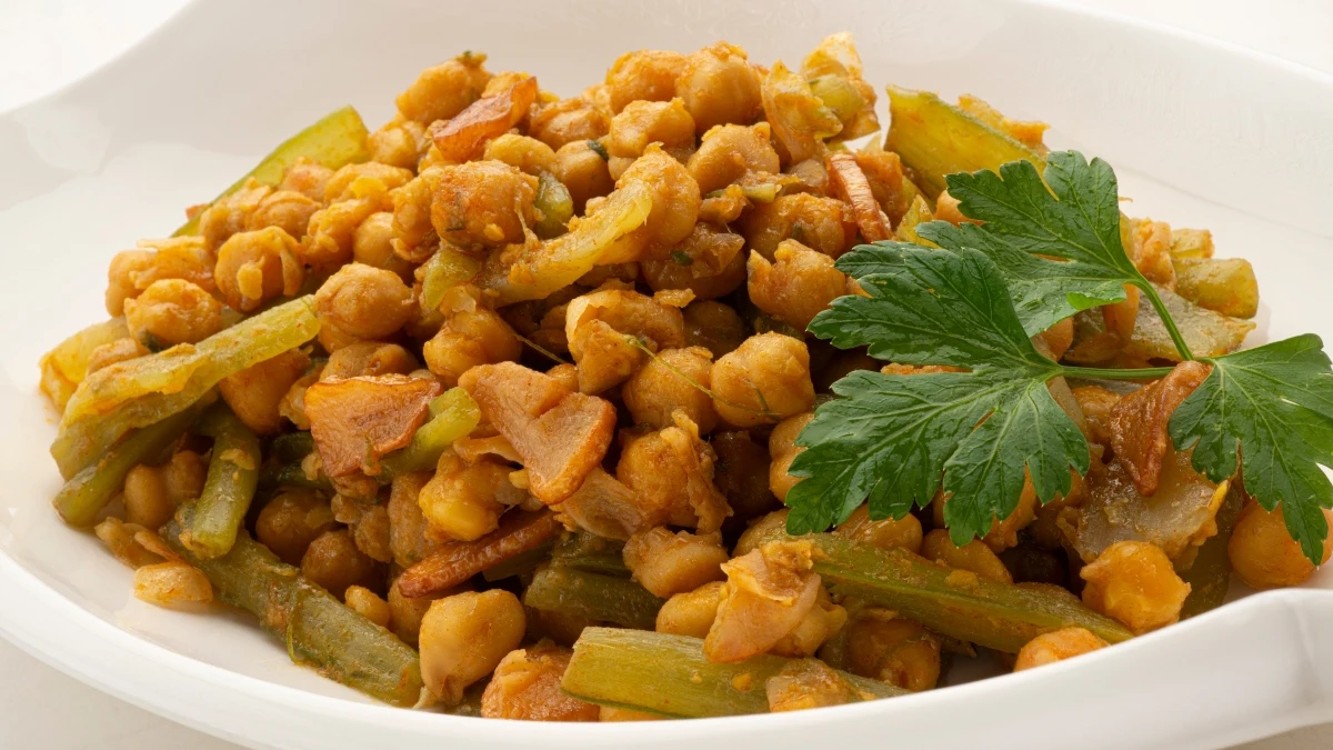 Borraja con garbanzos, de Arguiñano: un plato de cuchara perfecto para el invierno Borraja con garbanzos, de Arguiñano: un plato de cuchara perfecto para el invierno