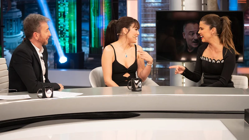 El increíble lapsus de Adriana Ugarte con Andrés Calamaro... ¡que después repitió con Mónica Naranjo! El increíble lapsus de Adriana Ugarte con Andrés Calamaro... ¡que después repitió con Mónica Naranjo!