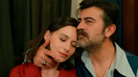 Avance del próximo capítulo de ‘Tierra Amarga’: Betül y Abdülkadir a punto de ser descubiertos por Çolak...¿Les pillará? Avance del próximo capítulo de ‘Tierra Amarga’: Betül y Abdülkadir a punto de ser descubiertos por Çolak...¿Les pillará?
