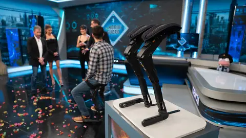Marron sorprende con un invento revolucionario: ¡podrás sentarte sin necesidad de silla! Marron sorprende con un invento revolucionario: ¡podrás sentarte sin necesidad de silla!