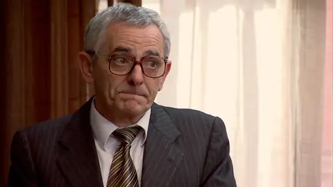 Quintero se marcha del despacho para alejarse de Cristina: “Es lo mejor” Quintero se marcha del despacho para alejarse de Cristina: “Es lo mejor”