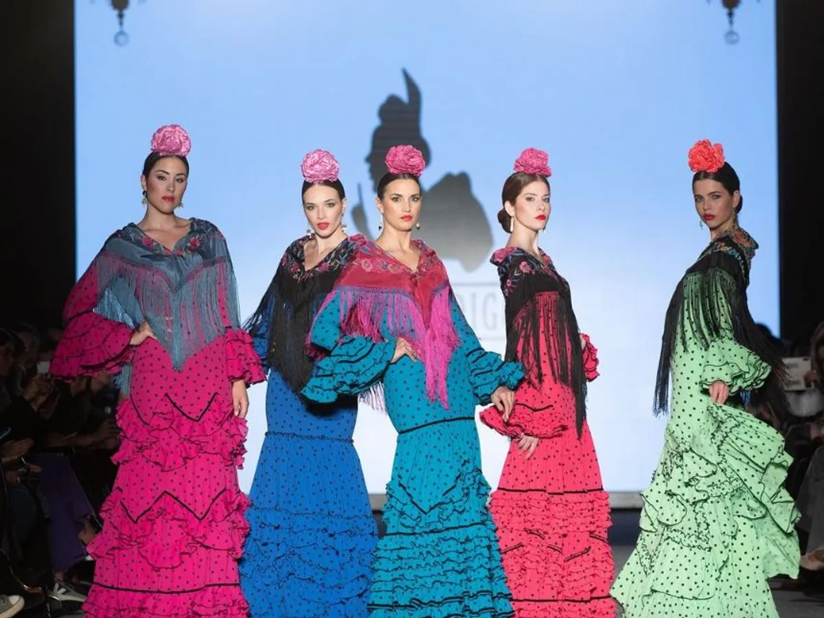 Disfraz Flamenca-Sevillana..Color azul y luna rojo
