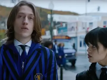 Percy Hynes White y Jenna Ortega en 'Miércoles' Percy Hynes White y Jenna Ortega en 'Miércoles'