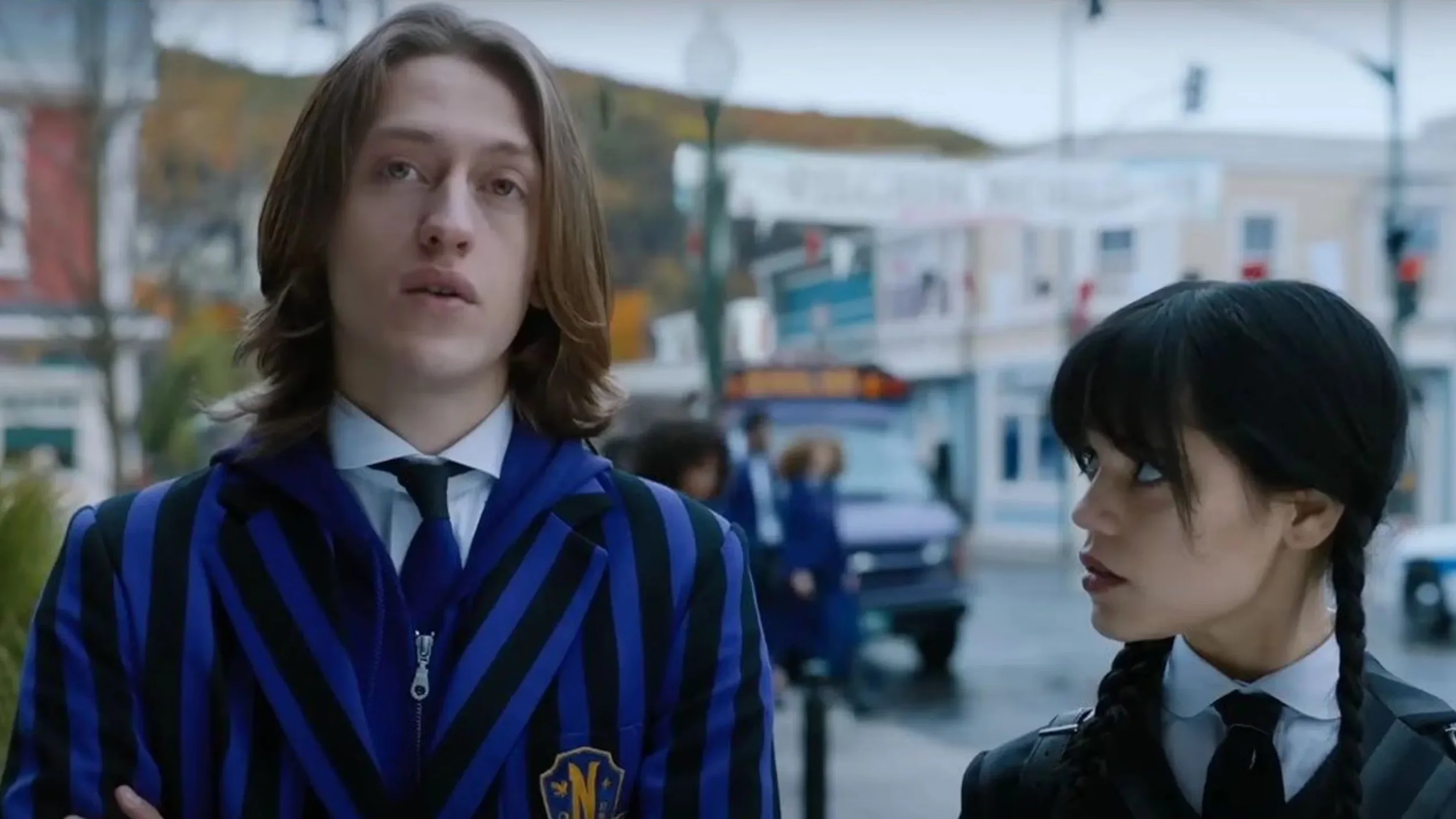 Percy Hynes White y Jenna Ortega en 'Mi&eacute;rcoles'