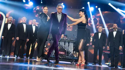 La elegancia de Boris Izaguirre en su desafío ‘James Bond’ con el vibráfono La elegancia de Boris Izaguirre en su desafío ‘James Bond’ con el vibráfono