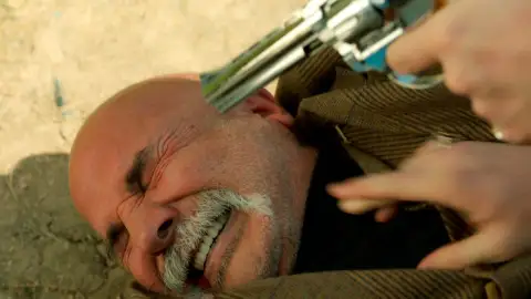 Çolak ataca la mansión Yaman y Fikret le da su merecido: “Eres un cobarde, te mataré” Çolak ataca la mansión Yaman y Fikret le da su merecido: “Eres un cobarde, te mataré”