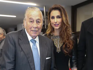 Paloma Cuevas y su padre, Victoriano Valencia Paloma Cuevas y su padre, Victoriano Valencia