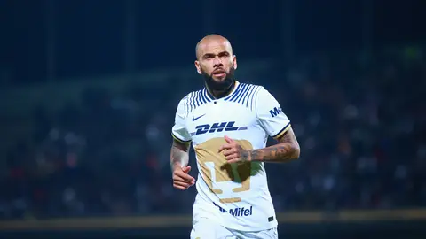 Dani Alves en un partido con Pumas Dani Alves en un partido con Pumas