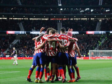 El Atlético de Madrid celebra uno de los goles ante el Valladolid en el Metropolitano