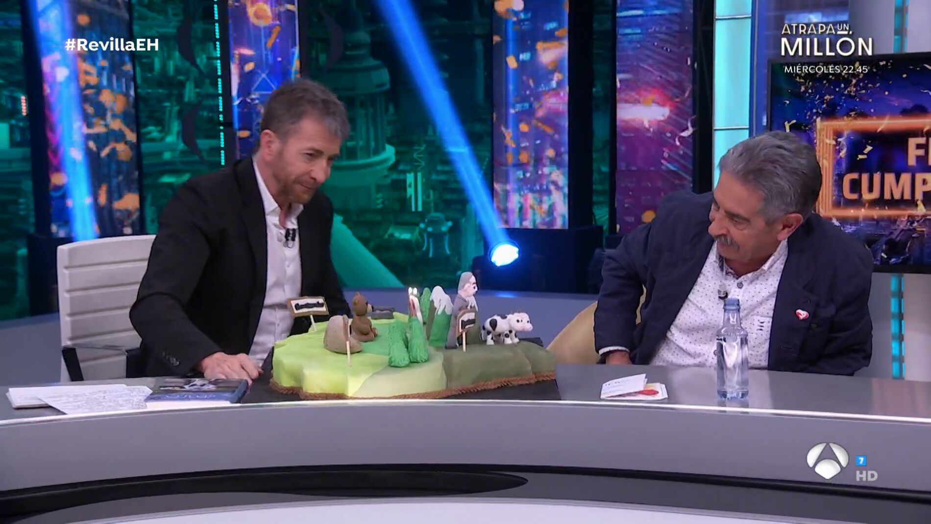 Momento histórico! Miguel Ángel Revilla sopla las velas en El Hormiguero con una tarta muy especial