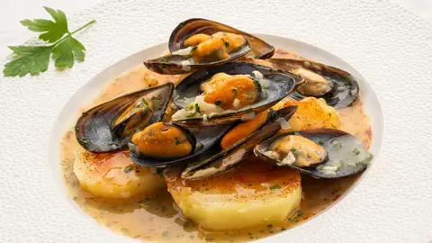 Receta rápida de Arguiñano: mejillones con patatas y salsa verde Receta rápida de Arguiñano: mejillones con patatas y salsa verde