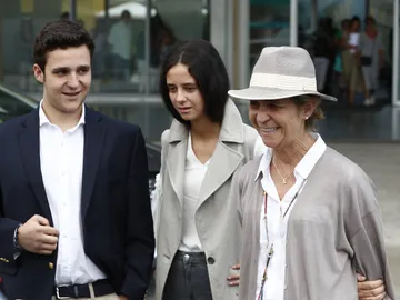 La infanta Elena, con sus hijos Froilán y Victoria Federica La infanta Elena, con sus hijos Froilán y Victoria Federica