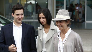 La infanta Elena regresa al trabajo tras ayudar a su hijo, Froilán, a instalarse en Abu Dabi