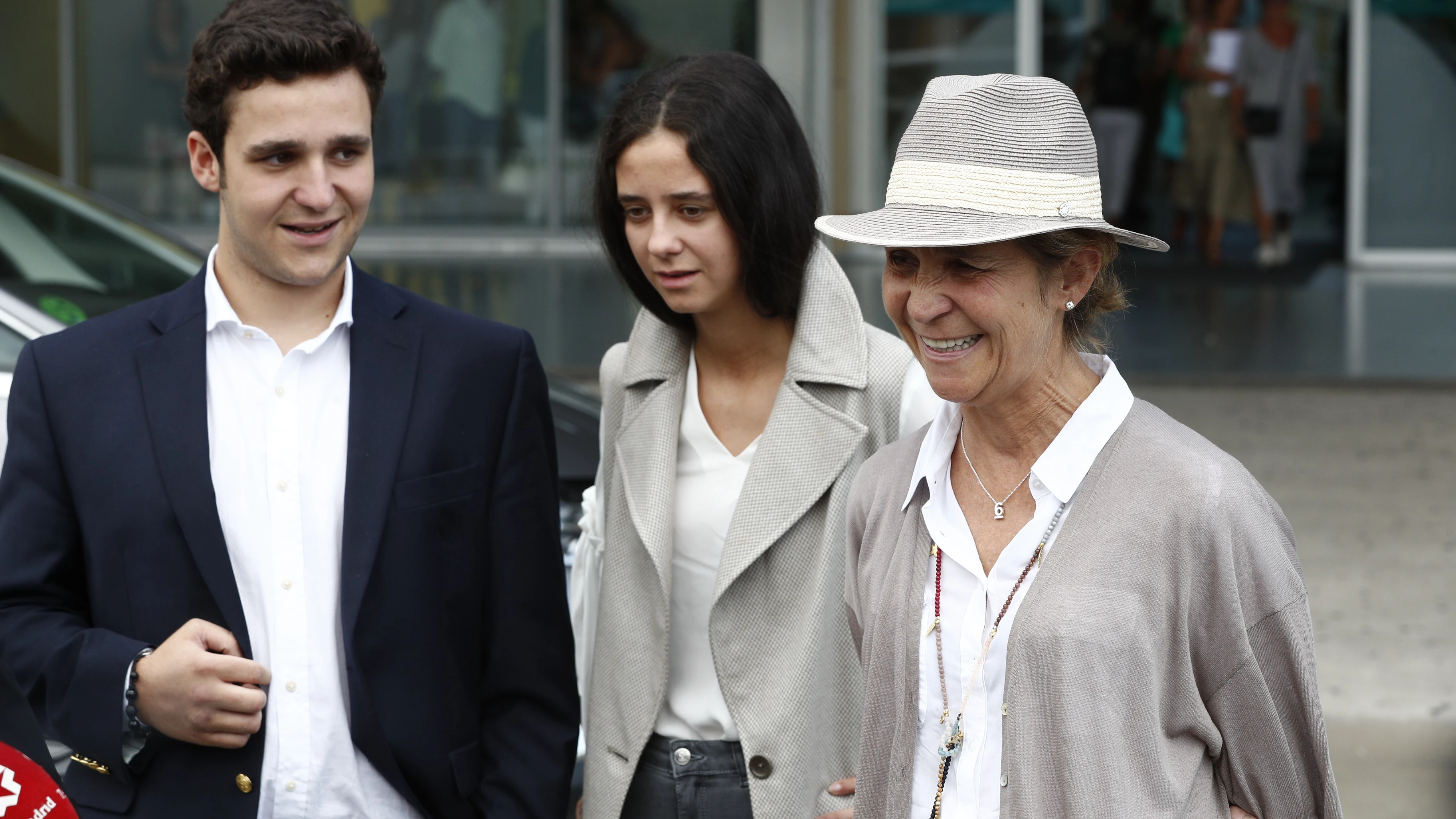 La infanta Elena, con sus hijos Froil&aacute;n y Victoria Federica