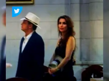 Luis Miguel y Paloma Cuevas siguen afianzando su relación y se van de cena por Bilbao Luis Miguel y Paloma Cuevas siguen afianzando su relación y se van de cena por Bilbao