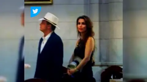 Luis Miguel y Paloma Cuevas siguen afianzando su relación y se van de cena por Bilbao Luis Miguel y Paloma Cuevas siguen afianzando su relación y se van de cena por Bilbao