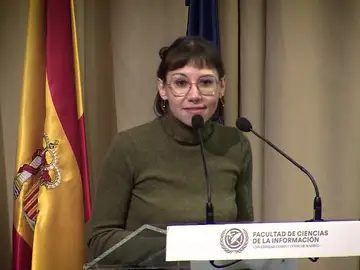 El encendido discurso de Elisa, una alumna premiada de la UCM, contra Ayuso: "¡Pepera, los ilustres están fuera!" El encendido discurso de Elisa, una alumna premiada de la UCM, contra Ayuso: "¡Pepera, los ilustres están fuera!"