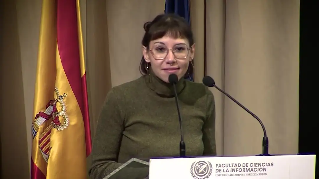 El encendido discurso de Elisa, una alumna premiada de la UCM, contra Ayuso: "&iexcl;Pepera, los ilustres est&aacute;n fuera!"