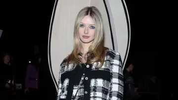 Apple Martin, la hija de Gwyneth Paltrow, en la Semana de la Moda de París Apple Martin, la hija de Gwyneth Paltrow, en la Semana de la Moda de París