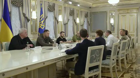 Zelenski cesa a altos cargos de su gobierno Antena 3 Noticias