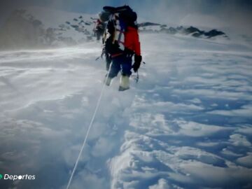 Txikon, primer alpinista en hacer cima en el Manaslu sin oxígeno y en invierno