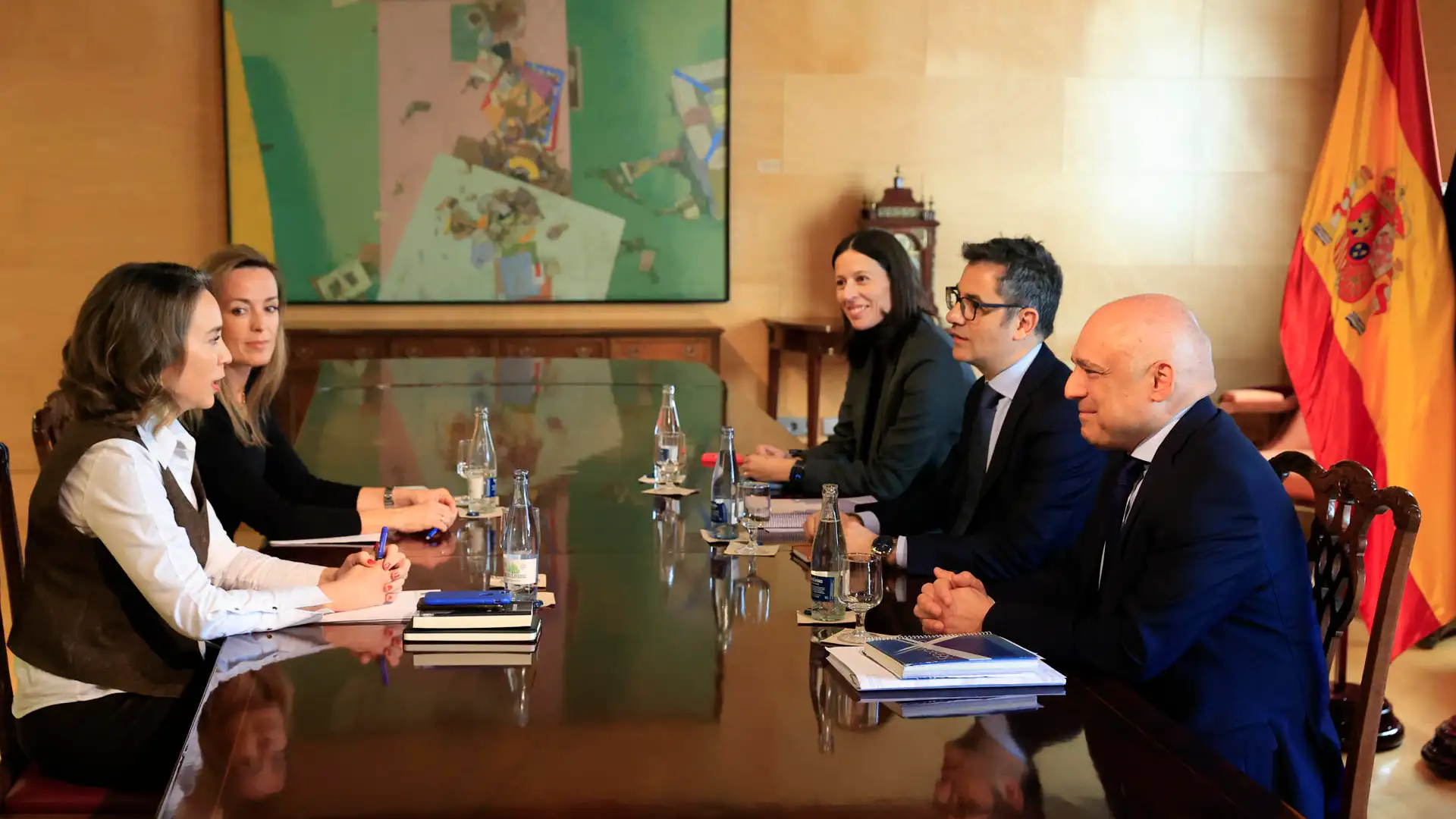 El ministro de la Presidencia, Félix Bolaños, reunido con la portavoz del PP, Cuca Gamarra Reunión entre el Gobierno y el Partido Popular en el Congreso
