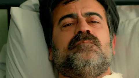 Abdülkadir protege a su hermano Vahap de la policía, pero no le perdona Abdülkadir protege a su hermano Vahap de la policía, pero no le perdona