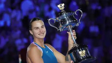Aryna Sabalenka levanta el trofeo del Open de Australia 2023 Aryna Sabalenka levanta el trofeo del Open de Australia 2023