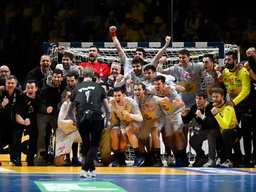 Los jugadores españoles celebran el bronce conseguido en el Mundial ante Suecia Los jugadores españoles celebran el bronce conseguido en el Mundial ante Suecia