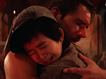 Harrison Ford y Ke Huy Quan en 'Indiana Jones y el templo maldito' Harrison Ford y Ke Huy Quan en 'Indiana Jones y el templo maldito'