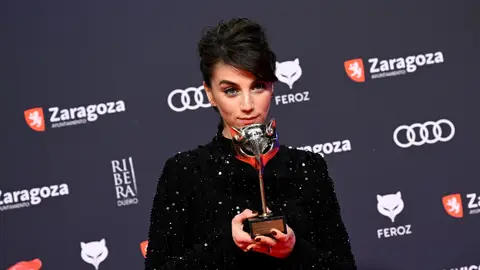 Claudia Salas, ganadora del premio Feroz a mejor actriz en serie Claudia Salas, ganadora del premio Feroz a mejor actriz en serie