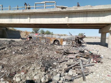 Imagen del autobús en Pakistán tras el accidente