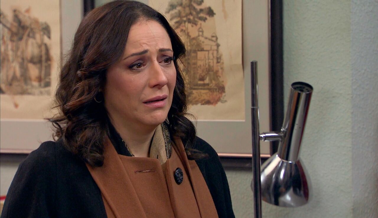 Cristina recibe el cariño de sus amigos mientras su madre se aleja de ella: “Estoy destrozada”