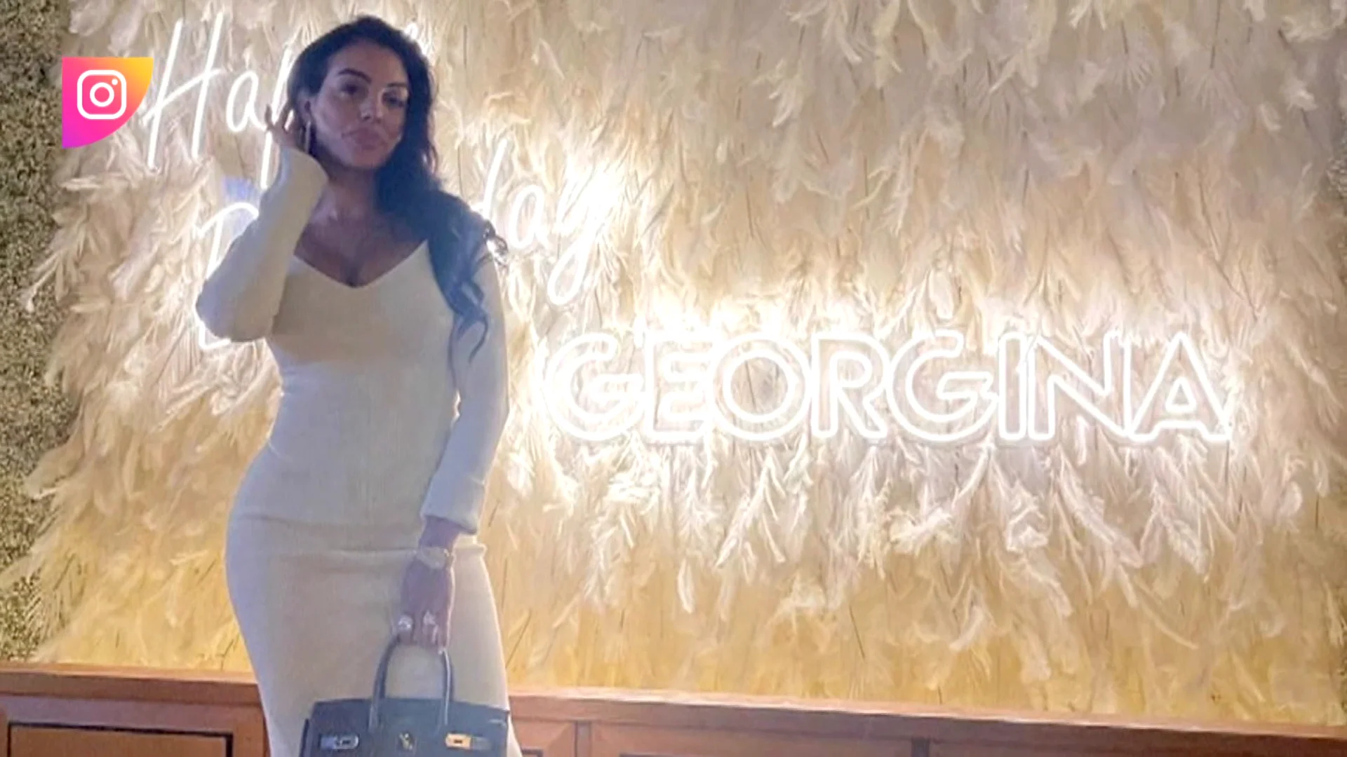 Georgina est&aacute; de celebraci&oacute;n doble: ha cumplido 29 a&ntilde;os y han conseguido vender su jet privado