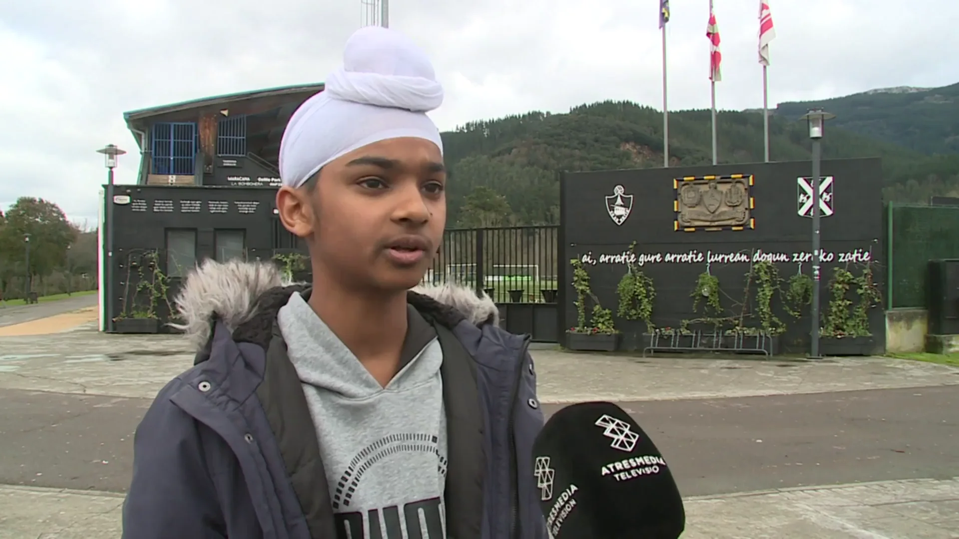 Gurpreet, el cadete del Arratia al que no dejan jugar con turbante Antena 3 Noticias