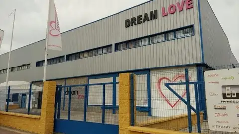 Fachada de la empresa Dream Love Fachada de la empresa Dream Love