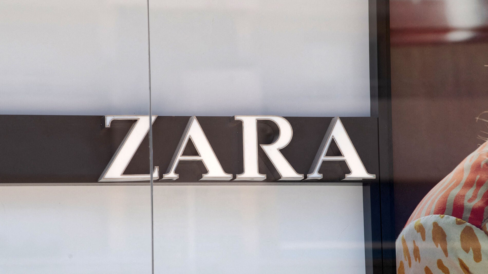 Zara devoluciones top