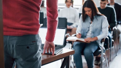 Un alumno de la Complutense hace público el supuesto mail de su profesor: 