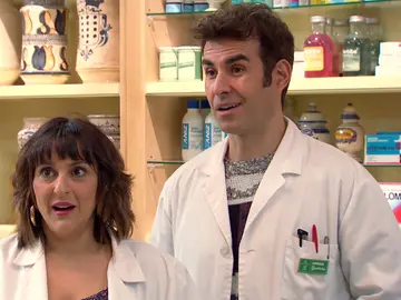 Hugo y Rocío, ¿a punto de dar sus vidas un giro radical?: Elena llega a la farmacia con una tentadora propuesta Hugo y Rocío, ¿a punto de dar sus vidas un giro radical?: Elena llega a la farmacia con una tentadora propuesta