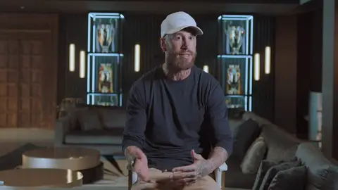 Sergio Ramos, Isco, Valdano o Luis Figo definen a Joaquín: arte, magia y armonía en el mundo del fútbol Sergio Ramos, Isco, Valdano o Luis Figo definen a Joaquín: arte, magia y armonía en el mundo del fútbol