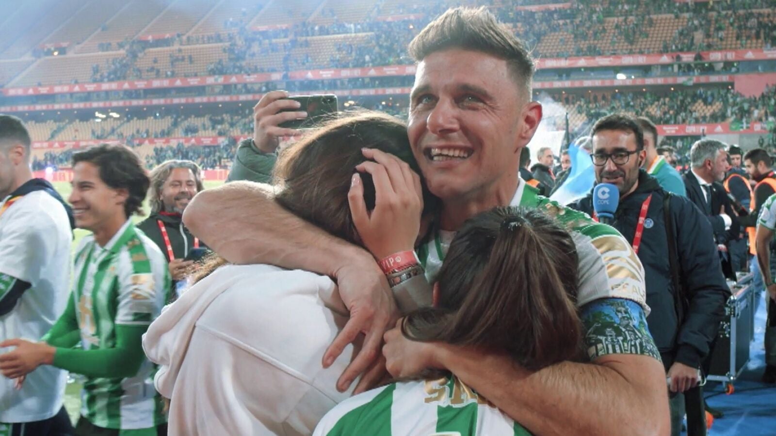 El mensaje de Daniela y Salma, las hijas de Joaquín, antes de la final de la Copa del Rey: “Papá, no te vengas sin la Copa”