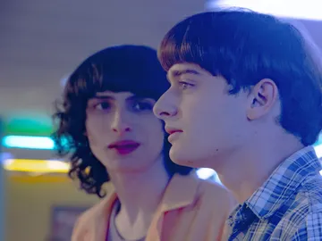 Finn Wolfhard y Noah Schnapp como Mike y Will como 'Stranger Things' Finn Wolfhard y Noah Schnapp como Mike y Will como 'Stranger Things'