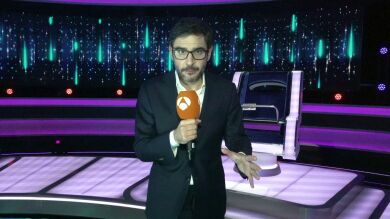 ¡Así es el plató por dentro! Juanra Bonet nos enseña cada rincón de ‘El círculo de los famosos’